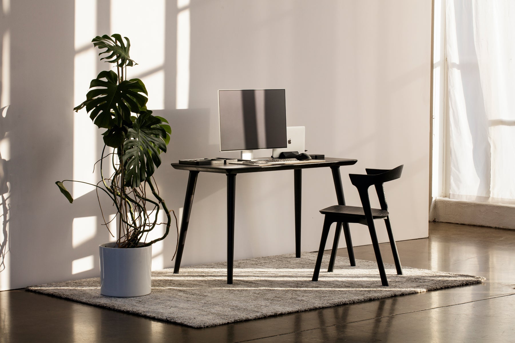 Classic Wooden Desk - Dark